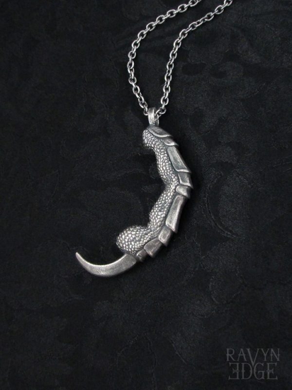 Single raven claw necklace in sterling silver