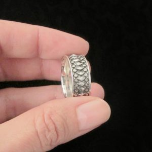 Dragon Scale Matching Couple Rings Set