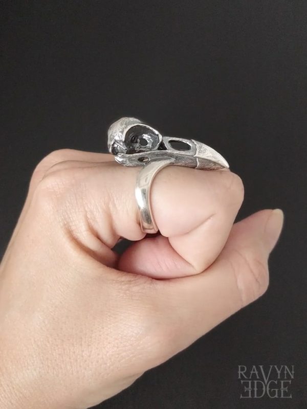 Bird skull raven witch's ring