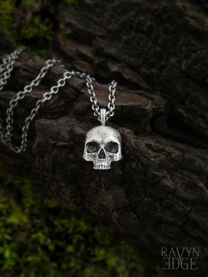 Rose Gold Skull Necklace - Skull Beauty with Sapphire