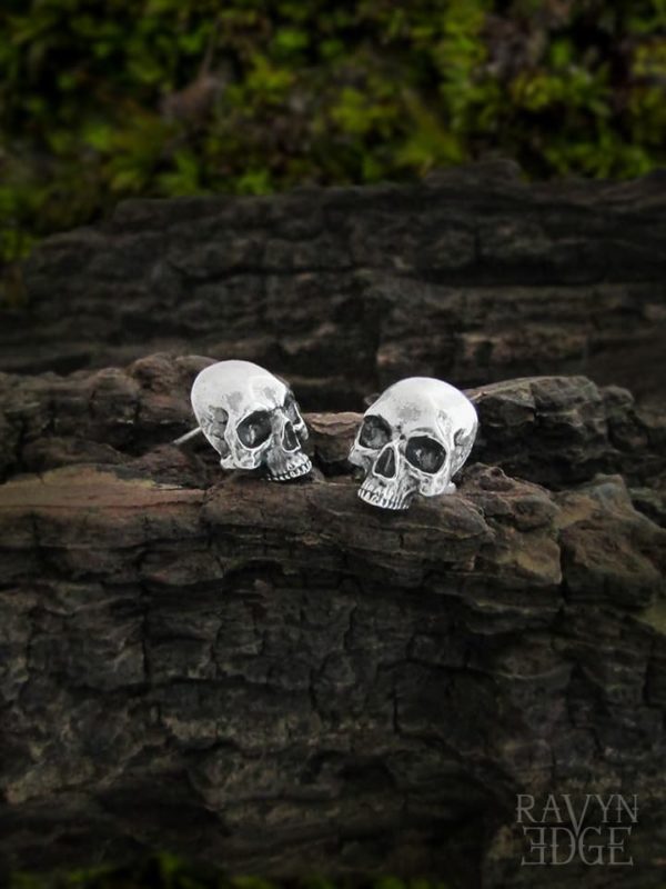 Mini skull stud earrings for women or men